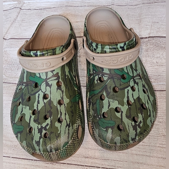 CROCS Shoes - Luke Combs Limited Edition Crocs Camoflauge Size W8 M6 Comfortable No charms!